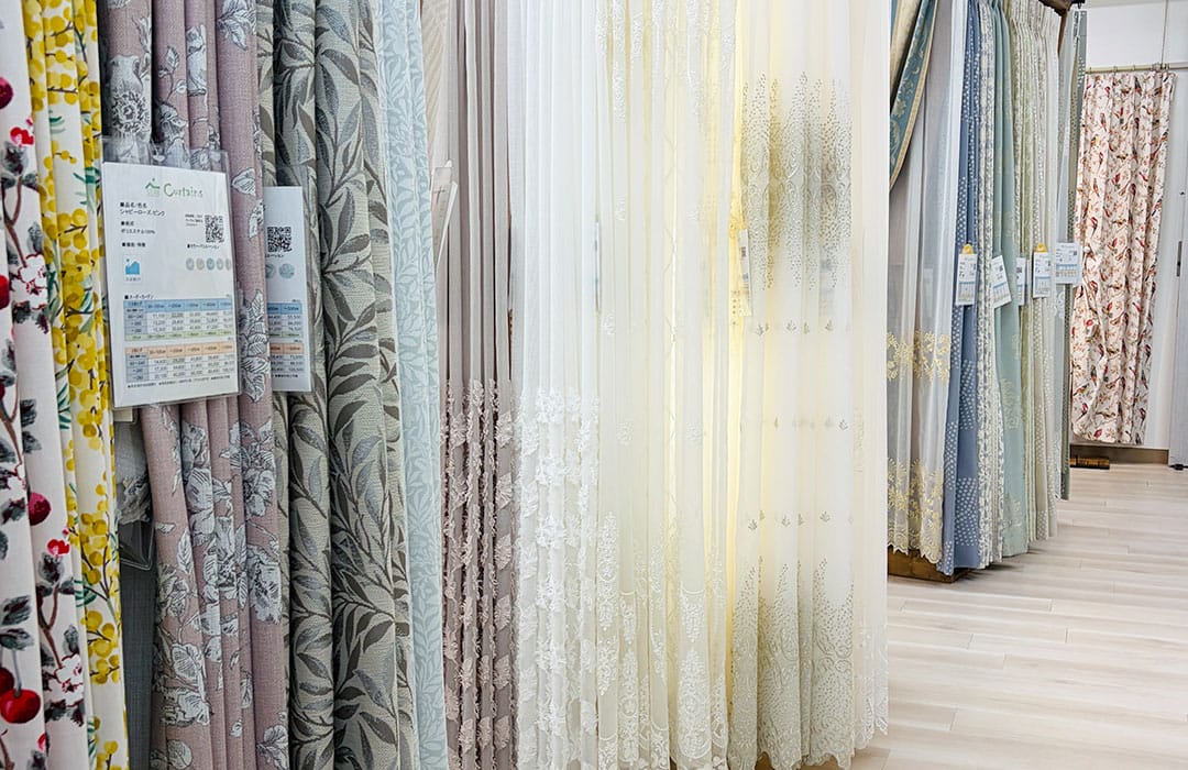 ショールーム自由が丘店の店内ラグジュアリーコーナー展示の様子