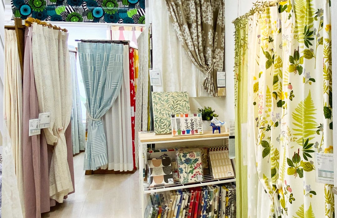 ショールーム自由が丘店の店内入口の展示の様子