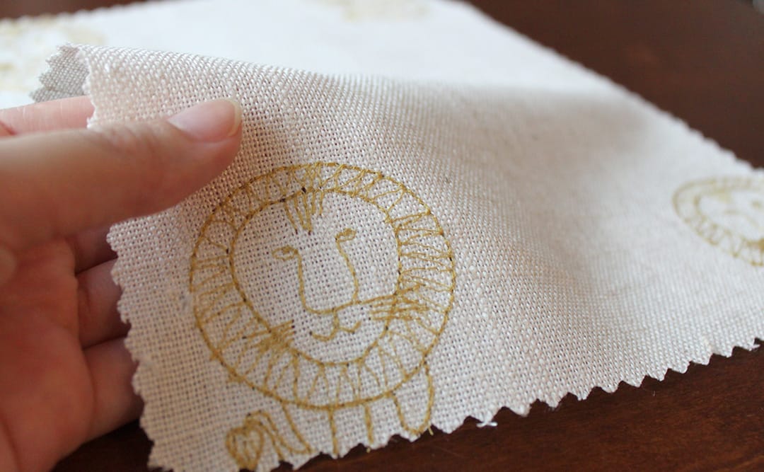 リサラーソン　ライオン刺繍ドレープ