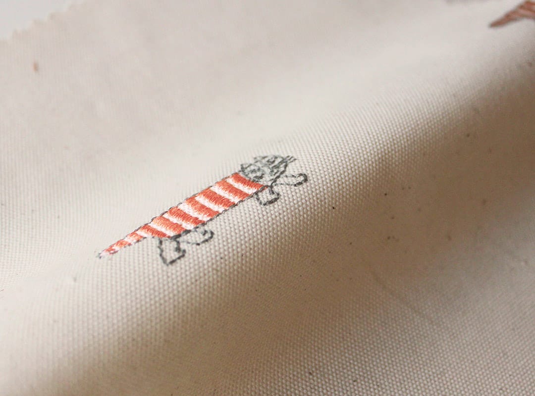 リサラーソン　マイキー刺繍ドレープ