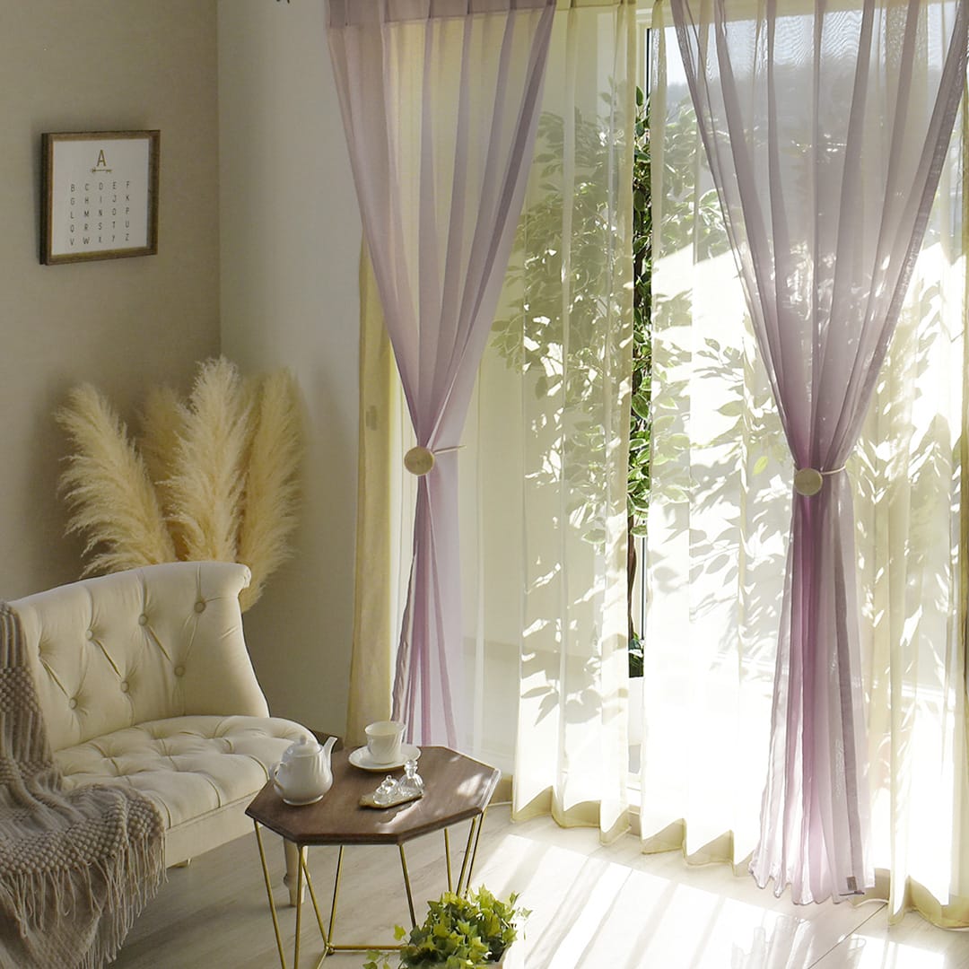 ベージュとラベンダーのダブルレースコーディネート