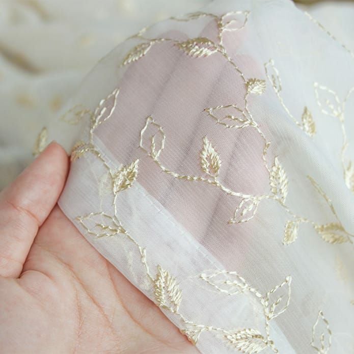 小さな葉っぱ柄がナチュラルでかわいいトルコ刺繍レース| カーテン通販