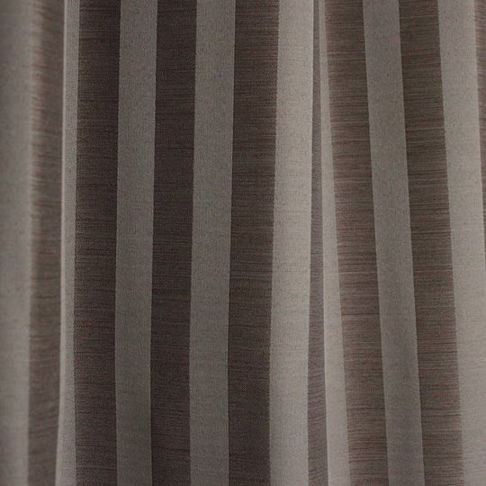 ダークブラウン