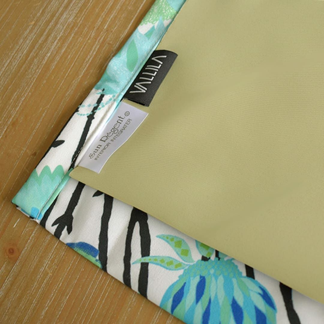 ベージュの裏地