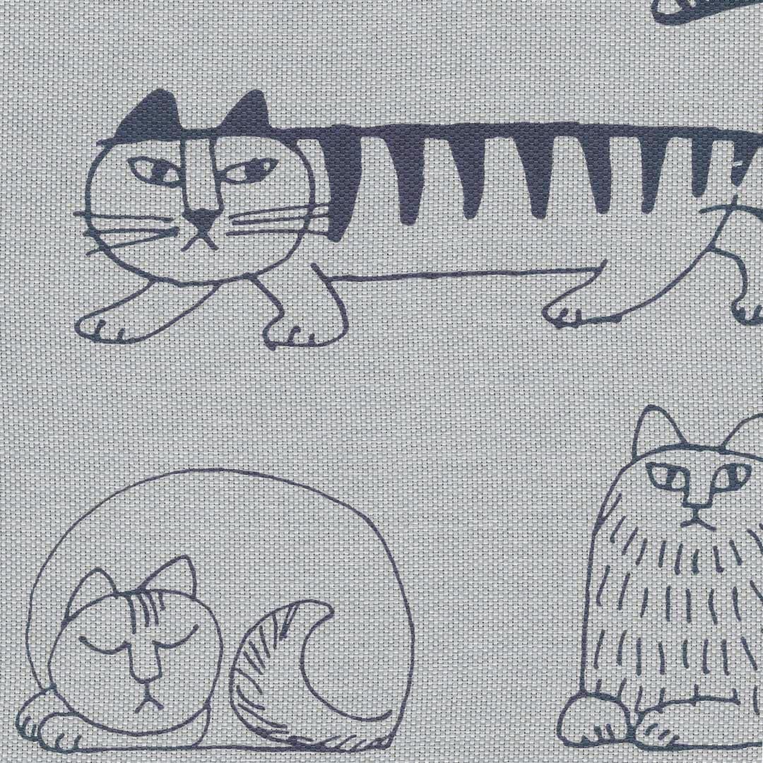 グレー