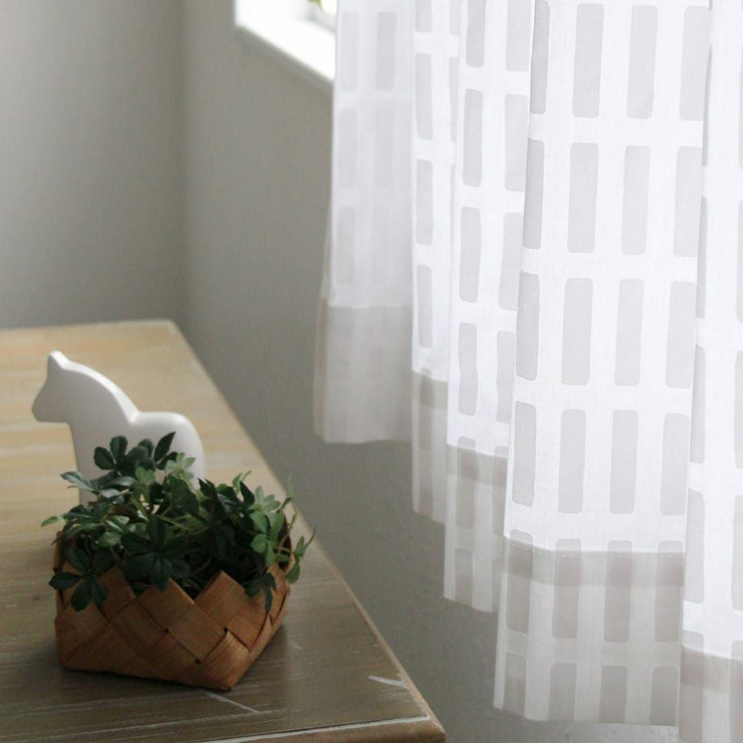 ホワイト　※実際は裾は2cmの折り返しになります