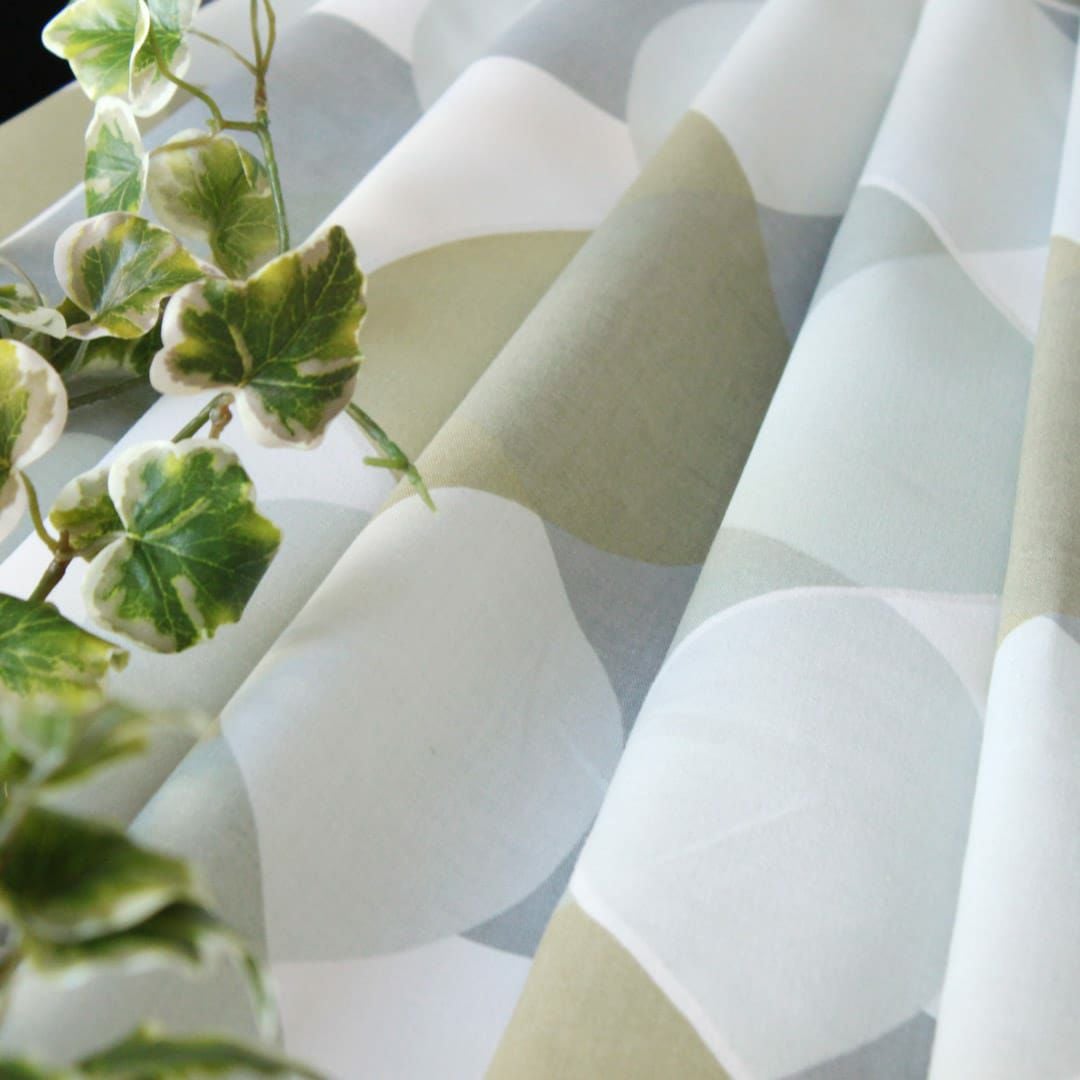 ライトグリーン